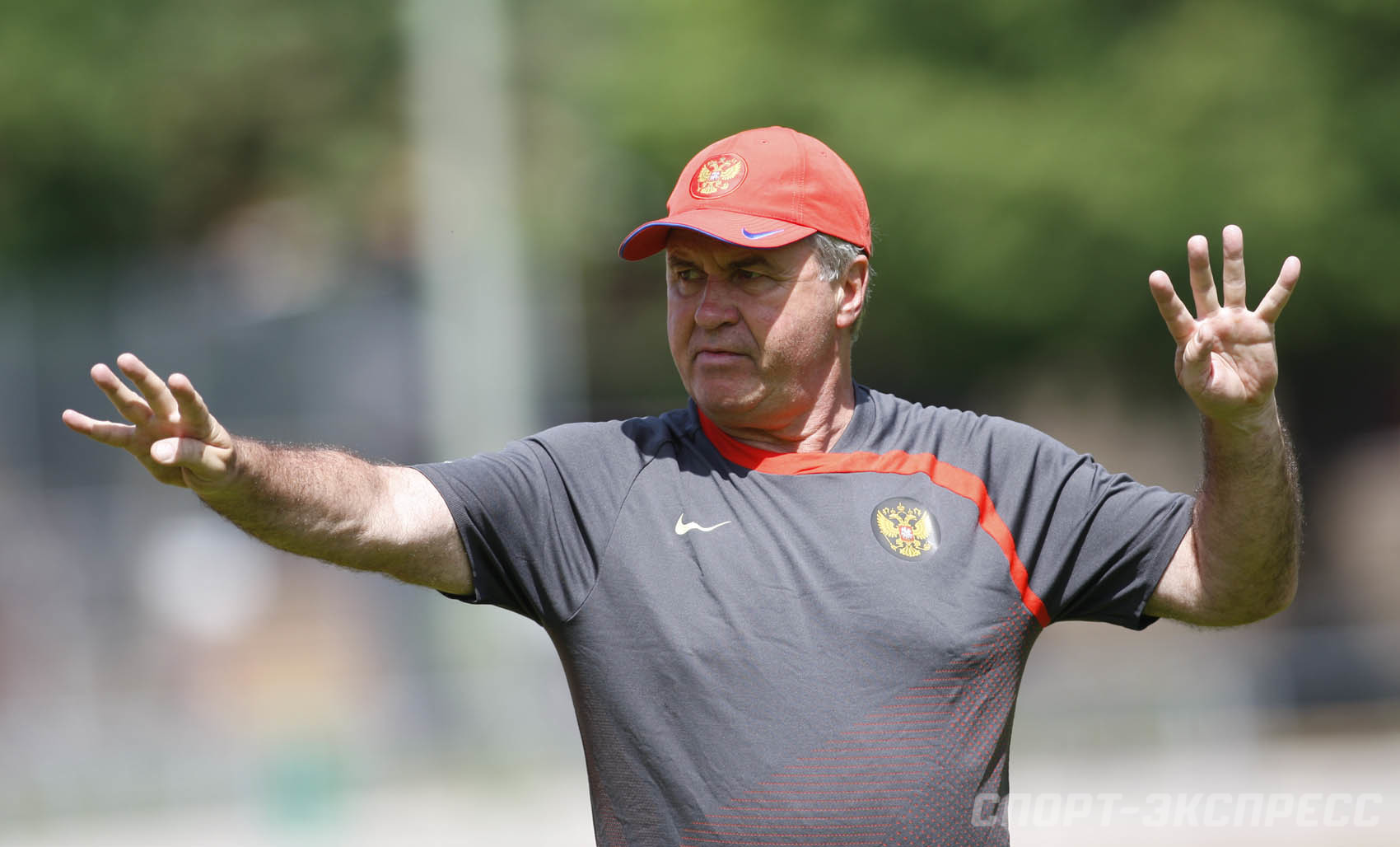 Вольфсбург проявляет интерес к Базуру — Kicker Вольфсбург проявляет интерес к Базуру — Kicker