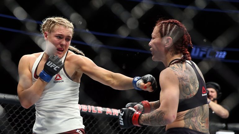 UFC: «Киборг» нокаутировала российскую дебютантку Яну Куницкую UFC: «Киборг» нокаутировала российскую дебютантку Яну Куницкую