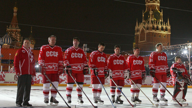 Лужники, Красная площадь, Красноярск. Где в России играли в хоккей на открытом воздухе