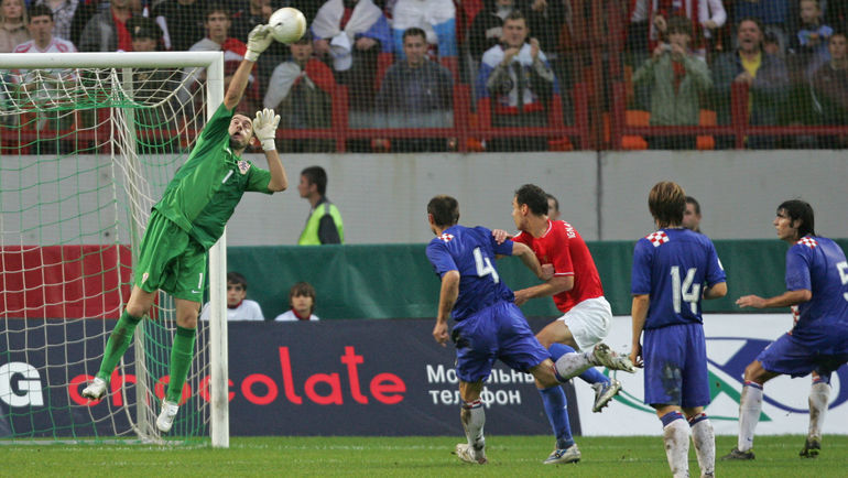 Стипе ПЛЕТИКОСА в матче отборочного турнира Euro-2008 с Россией. Фото Александр ВИЛЬФ