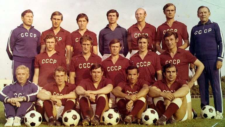 1972 год. Сборная СССР Германа ЗОНИНА (крайний справа).