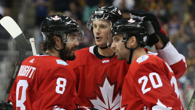 Среда. Питтсбург. Канада - Россия - 3:2 ОТ. Канадцы празднуют победу. Фото REUTERS