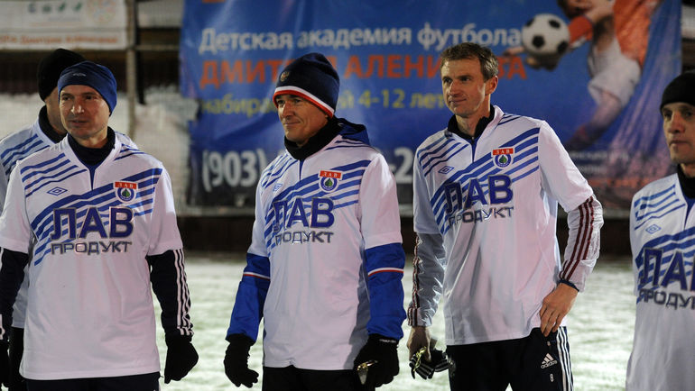 Виктор БУЛАТОВ (по центру), Константин ГОЛОВСКОЙ (справа). Фото Алексей ИВАНОВ, "СЭ"