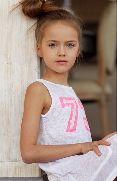 «Самая красивая девочка» выросла: Кристина Пименова в бикини снялась на пляже