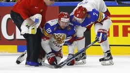 Сегодня. Кельн. Германия - Россия - 3:6. Травмированный капитан сборной России Сергей МОЗЯКИН.