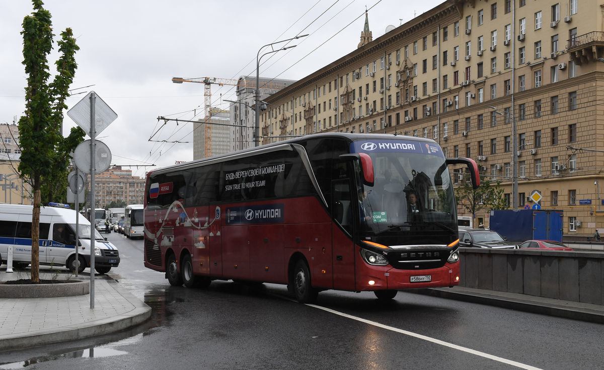 Славянский экспресс. Автобус сборной России по футболу 2017 Кубок конфедераций. Автобусы Славянский экспресс Москва Рязань. Шаттлы автобусы Кубок конфедераций 2017. Автобус сборной Португалии по футболу.