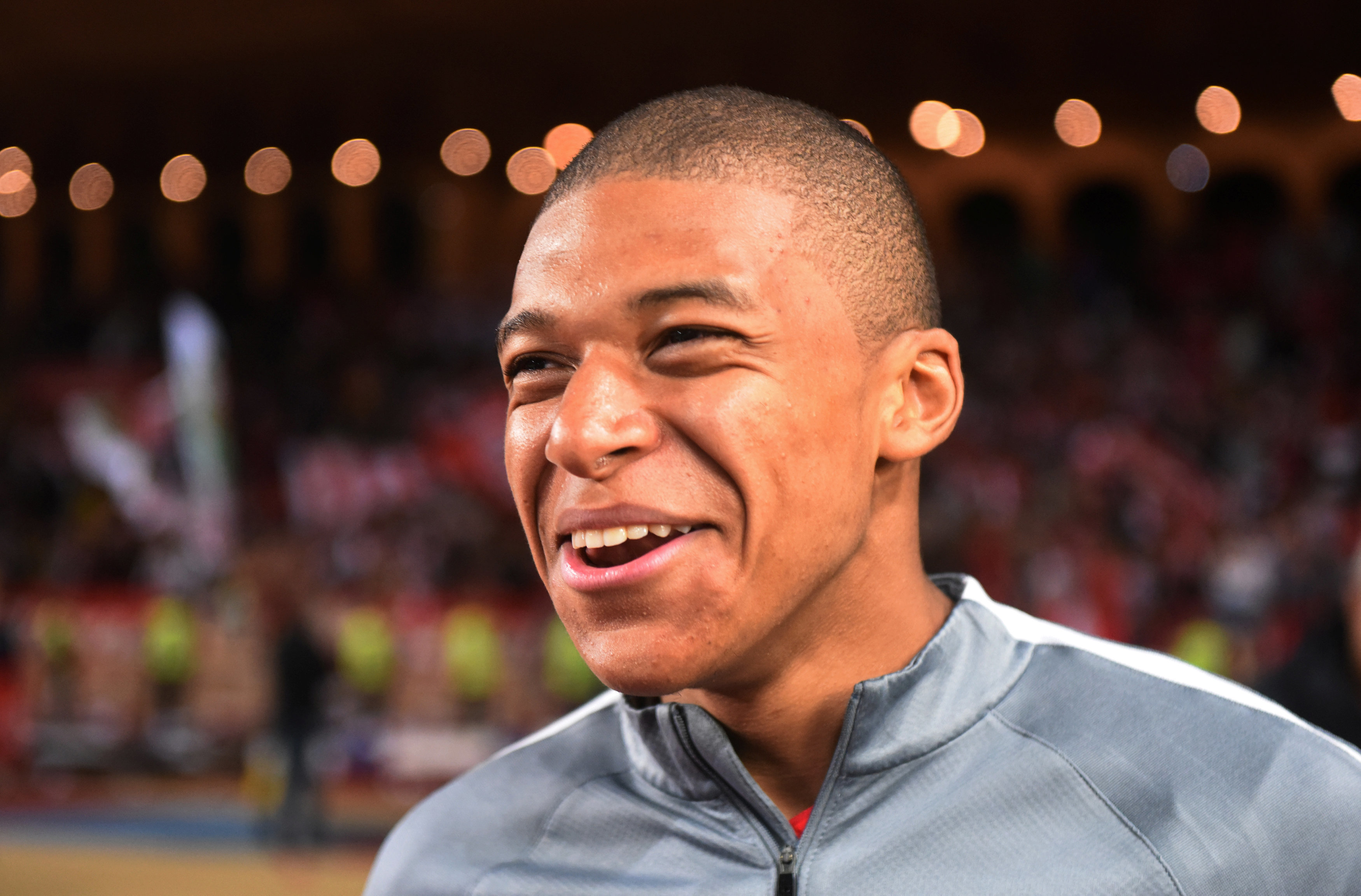 Мбаппе происхождение. Кильян сбаппе. Мбаппе. Kylian Mbappe. Килиан Мбаппе футболист.