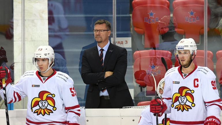 Петер РЕГИН (справа). Фото Владимир БЕЗЗУБОВ, photo.khl.ru Петер РЕГИН (справа). Фото Владимир БЕЗЗУБОВ, photo.khl.ru