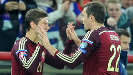 Федор СМОЛОВ (слева) и Артем ДЗЮБА.
