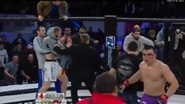 Драка после боя Шамиля Абдулхаликова и Михаила Колобегова.