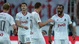 19 августа. Москва. "Спартак" - "Локомотив" - 3:4. 90+1-я минута. Гол Мануэла ФЕРНАНДЕША (справа) принес железнодорожникам победу над чемпионом.