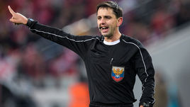 Сегодня. Москва. "Спартак" - "Амкар" - 0:0. Главный арбитр матча Павел КУКУЯН.