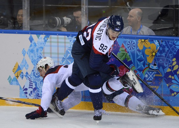 Gigi la Trottola Hockey su ghiaccio аниме