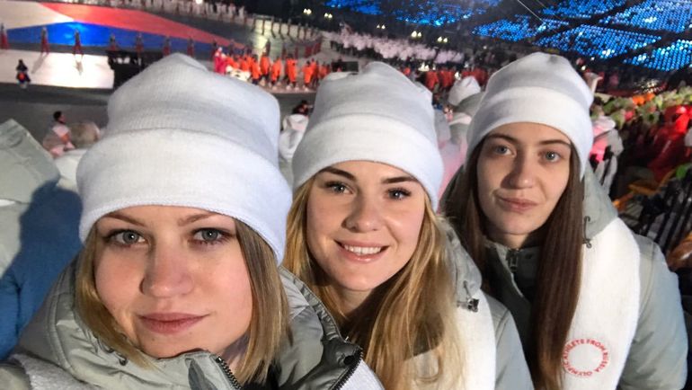 Российские хоккеистки на церемонии открытия Олимпиады в Пхенчхане. Фото Официальный сайт ФХР