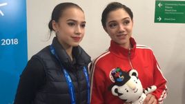 Алина ЗАГИТОВА и Евгения МЕДВЕДЕВА.