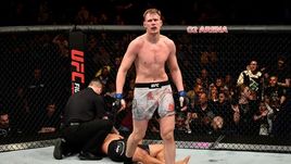 Александр ВОЛКОВ нокаутировал Фабрисиу ВЕРДУМА.