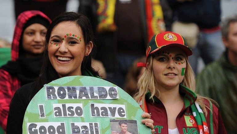 "Роналду, я тоже умею обращаться с мячиком". Фото eurosport.com