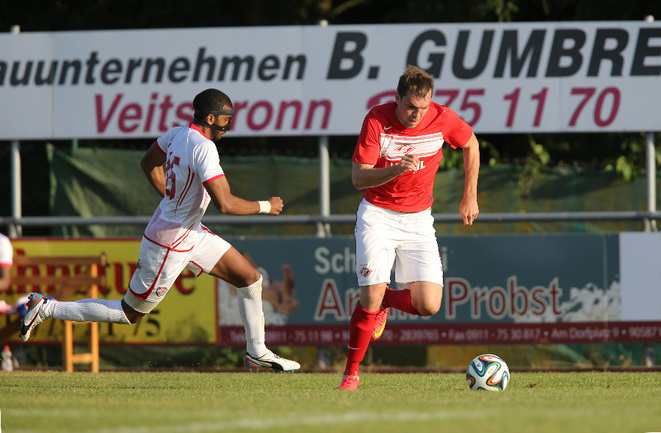 Бавария грассхоппер 20 августа. Арау - грассхопперс. Швейцария футбол. Бавария рб лейпциг. Футболист.