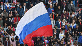 Вторник. Москва. Россия - Турция - 1:1. Российский флаг в секторе болельщиков хозяев ЧМ-2018.