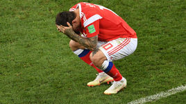 Суббота. Сочи. Россия - Хорватия - 2:2, пенальти - 3:4. Федор СМОЛОВ.