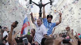 Английские болельщики в Москве перед полуфинальным матчем ЧМ-2018 против Хорватии.
