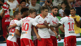 18 августа. Краснодар. "Краснодар" - "Спартак" - 0:1. 88-я минута. Красно-белые празднуют победный гол ЗЕ ЛУИША.