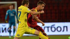 Пятница. Тула. "Арсенал" - "Ростов" - 0:1. Дмитрий СКОПИНЦЕВ (слева) против Кирилла КОМБАРОВА.
