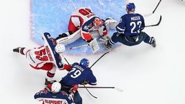 Суббота. Москва. "Динамо" - ЦСКА - 1:3. Момент у ворот Ильи Сорокина.