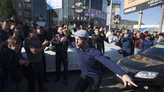 Дагестан ликует после победы Хабиба. Улицы перекрыты