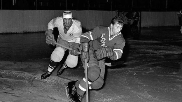 вратари спартака по хоккею за всю историю таблица. volga. вратари спартака по хоккею за всю историю таблица фото. вратари спартака по хоккею за всю историю таблица-volga. картинка вратари спартака по хоккею за всю историю таблица. картинка volga. 1946 год для футболистов «Спартака» отнюдь не был годом, похожим на предвоенные триумфы. Команда во главе с постаревшим Василием Соколовым и вернувшимся с фронта незабываемым Владиславом Жмельковым не могла бороться на равных с сильнейшими коллективами страны. Но все-таки спартаковские ветераны сумели собрать в кулак всю свою волю в кубковых встречах и скорее силою характера, нежели мастерством, завоевали Кубок страны. вратари спартака по хоккею за всю историю таблица. volga. вратари спартака по хоккею за всю историю таблица фото. вратари спартака по хоккею за всю историю таблица-volga. картинка вратари спартака по хоккею за всю историю таблица. картинка volga. 1946 год для футболистов «Спартака» отнюдь не был годом, похожим на предвоенные триумфы. Команда во главе с постаревшим Василием Соколовым и вернувшимся с фронта незабываемым Владиславом Жмельковым не могла бороться на равных с сильнейшими коллективами страны. Но все-таки спартаковские ветераны сумели собрать в кулак всю свою волю в кубковых встречах и скорее силою характера, нежели мастерством, завоевали Кубок страны.