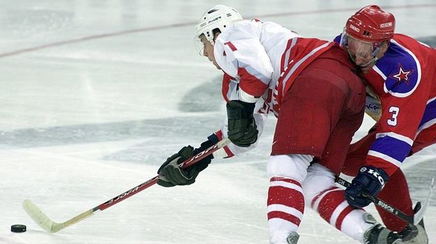 вратари спартака по хоккею за всю историю таблица. volga. вратари спартака по хоккею за всю историю таблица фото. вратари спартака по хоккею за всю историю таблица-volga. картинка вратари спартака по хоккею за всю историю таблица. картинка volga. 1946 год для футболистов «Спартака» отнюдь не был годом, похожим на предвоенные триумфы. Команда во главе с постаревшим Василием Соколовым и вернувшимся с фронта незабываемым Владиславом Жмельковым не могла бороться на равных с сильнейшими коллективами страны. Но все-таки спартаковские ветераны сумели собрать в кулак всю свою волю в кубковых встречах и скорее силою характера, нежели мастерством, завоевали Кубок страны. вратари спартака по хоккею за всю историю таблица. volga. вратари спартака по хоккею за всю историю таблица фото. вратари спартака по хоккею за всю историю таблица-volga. картинка вратари спартака по хоккею за всю историю таблица. картинка volga. 1946 год для футболистов «Спартака» отнюдь не был годом, похожим на предвоенные триумфы. Команда во главе с постаревшим Василием Соколовым и вернувшимся с фронта незабываемым Владиславом Жмельковым не могла бороться на равных с сильнейшими коллективами страны. Но все-таки спартаковские ветераны сумели собрать в кулак всю свою волю в кубковых встречах и скорее силою характера, нежели мастерством, завоевали Кубок страны.