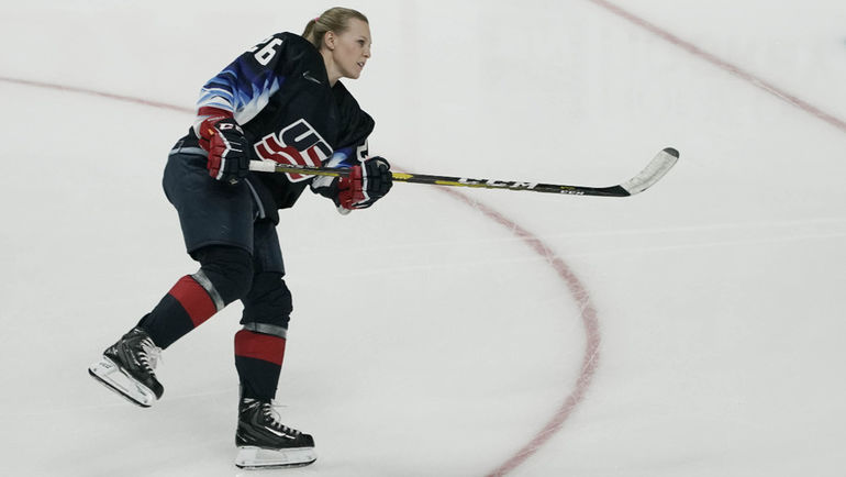 Сексистский скандал в НХЛ: топ-журналиста гнобят за неуважение к хоккеистке