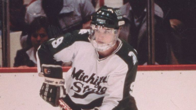 Первый номер драфта НХЛ - 1986 и обладатель Кубка Стэнли - 1990 Джо Мерфи в составе университета Мичиган.
