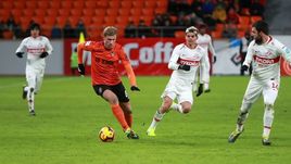 7 марта. Екатеринбург. "Урал" – "Спартак" – 1:0. Павел Погребняк (слева).