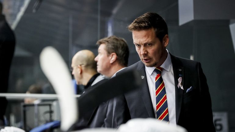 Тренер, проигравший со сборной Финляндии все, провалился и в КХЛ
