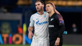 14 марта. Вильярреал. "Вильярреал" - "Зенит" - 2:1. Капитан "Зенита" Бранислав Иванович и вратарь Михаил Кержаков.