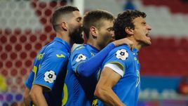 16 марта. Казань. "Рубин" - "Ростов" - 0:2. Роман Ерменко (справа) оформил дубль.