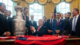 25 марта. Вашингтон. Игроки "Кэпиталз" на приеме у президента США Дональда Трампа в Белом доме.