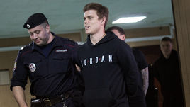 3 апреля. Москва. Александр Кокорин в здании суда.