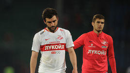 25 апреля. Тула. "Арсенал" - "Спартак" - 3:0. Георгий Джикия и Александр Ломовицкий после разгрома.