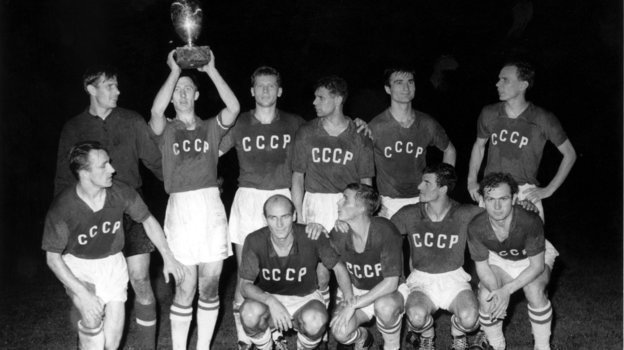 Анатолий Крутиков (слева в нижнем ряду). Фото - Анатолий Крутиков (слева в нижнем ряду). Фото -