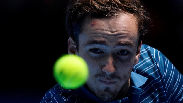 Теннис, итоговый турнир года, как Медведеву выйти в полуфинал, обыграет ли Медведев Зверева