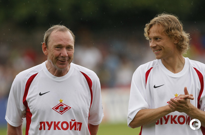 Тренер по футболу романцев. Романцев Спартак. Олег Иванович Романцев. Олег Романцев Спартак Москва. Олег Романцев в молодости.