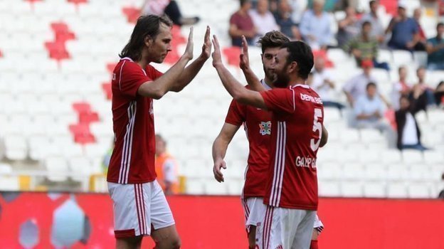 Виталий Дьяков (слева). Фото Фото sivasspor.org.tr Виталий Дьяков (слева). Фото Фото sivasspor.org.tr