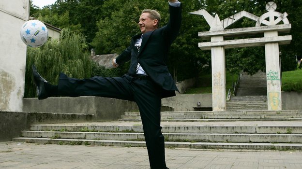 Сентябрь 2006 года. Каунас. Владелец шотландского «Хартс» Владимир Романов. Фото Reuters Сентябрь 2006 года. Каунас. Владелец шотландского «Хартс» Владимир Романов. Фото Reuters