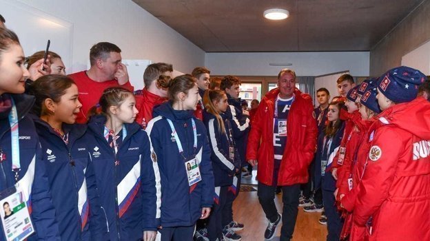 Президент ОКР Станислав Поздняков с российскими спортсменами. Фото Наталья Пахаленко ОКР Президент ОКР Станислав Поздняков с российскими спортсменами. Фото Наталья Пахаленко ОКР