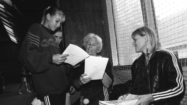 Анна Курникова: спортсменка или секс-символ? Редкие фотографии российской теннисистки из 90-х