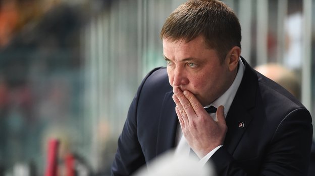 В КХЛ состоялась первая отставка — Александр Гулявцев покинул пост главного тренера Амура