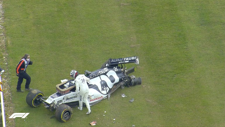 Даниил Квят после аварии. Фото «Формула-1».