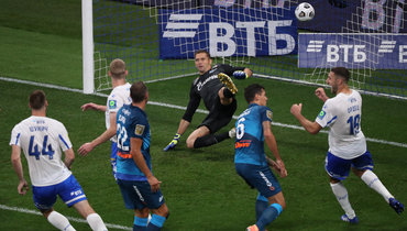 26 августа. Москва. «Динамо» — «Зенит» — 1:0. 40-я минута. Тони Шуньич (№44) забил победный гол.